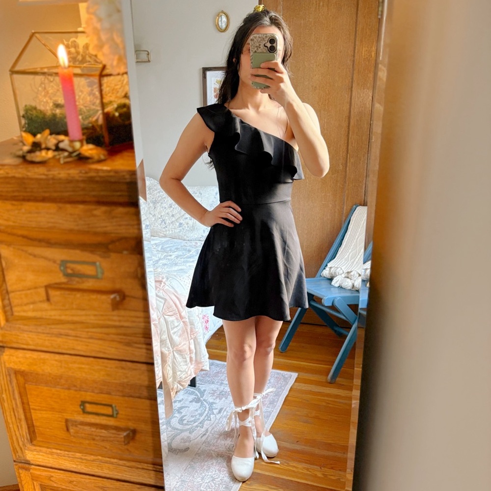 Banana Republic Black On Shoulder LBD Mini Cocktail Dress SIZE 00 PETITE